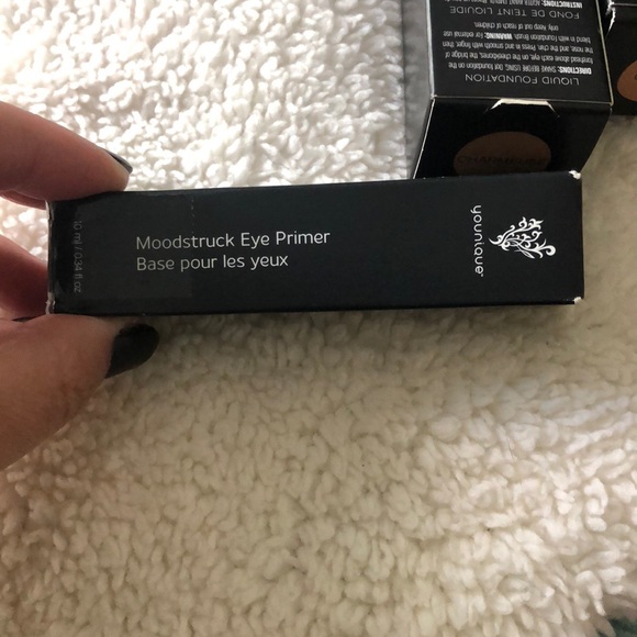 💜NIB YOUNIQUE MOODSTRUCK EYE PRIMER💜 - Picture 1 of 1